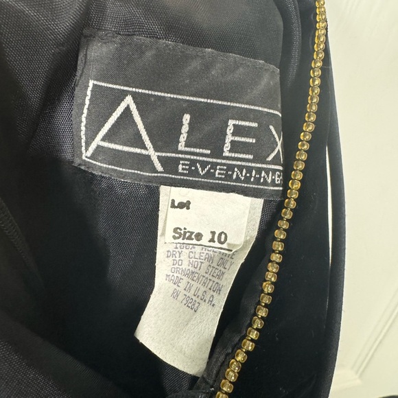 Vintage Alex Evenings Black Velvet Mini Pencil Dresss Gold Beading Size 10 - Picture 9 of 10
